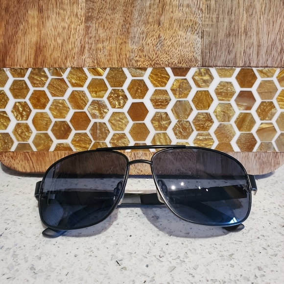 PiRanha Black Polarized Sunglasses Unisex Everyday Men Women Beach Swim Pool - Picture 2 of 10